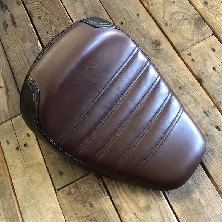 Indian Scout Bobber rider's solo seat - black & brown vinyl